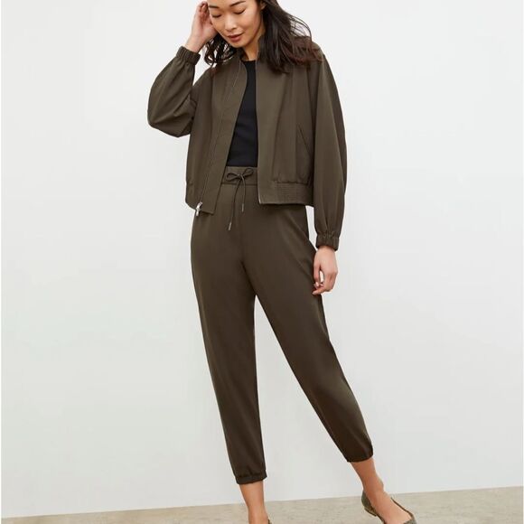 M.M LAFLEUR The Delaney Jogger - OrigamiTech Olive XS NWT in packaging - Picture 1 of 14